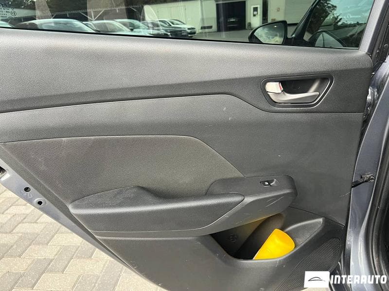 2017 Hyundai Accent — Miniatură 14