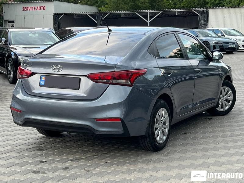 2017 Hyundai Accent — Miniatură 2