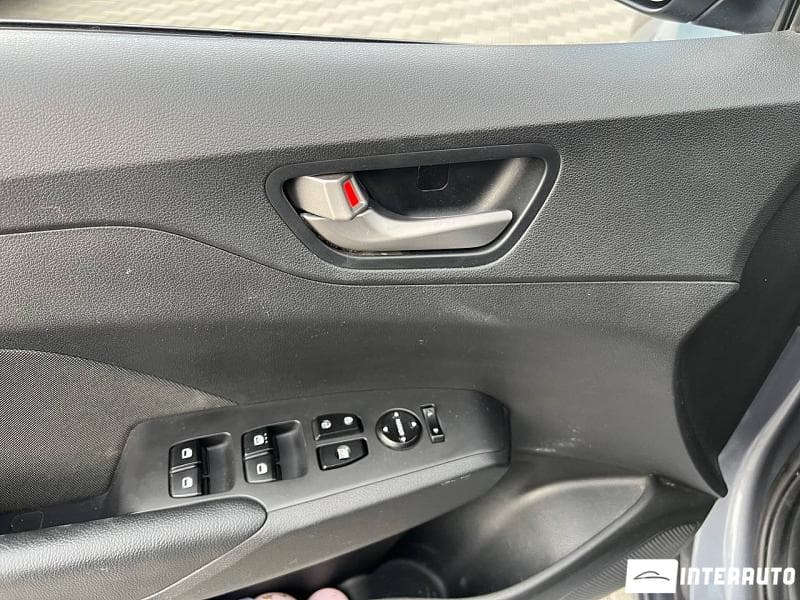 2017 Hyundai Accent — Miniatură 5