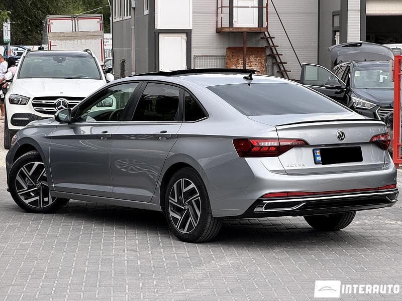 2023 Volkswagen Jetta — Miniatură 3
