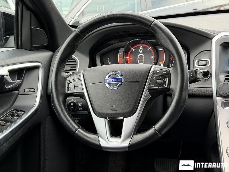 Volvo XC 60 2017 — Миниатюра 12