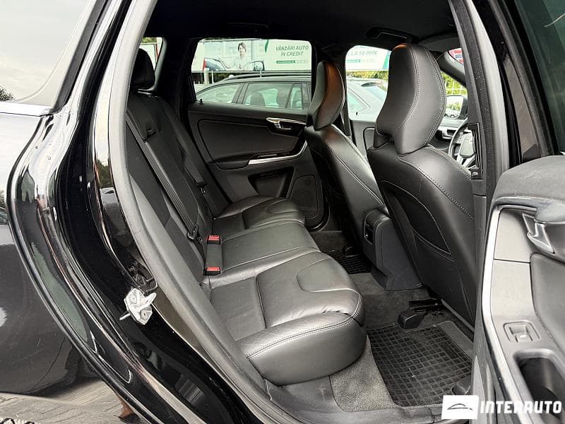 Volvo XC 60 2017 — Миниатюра 8