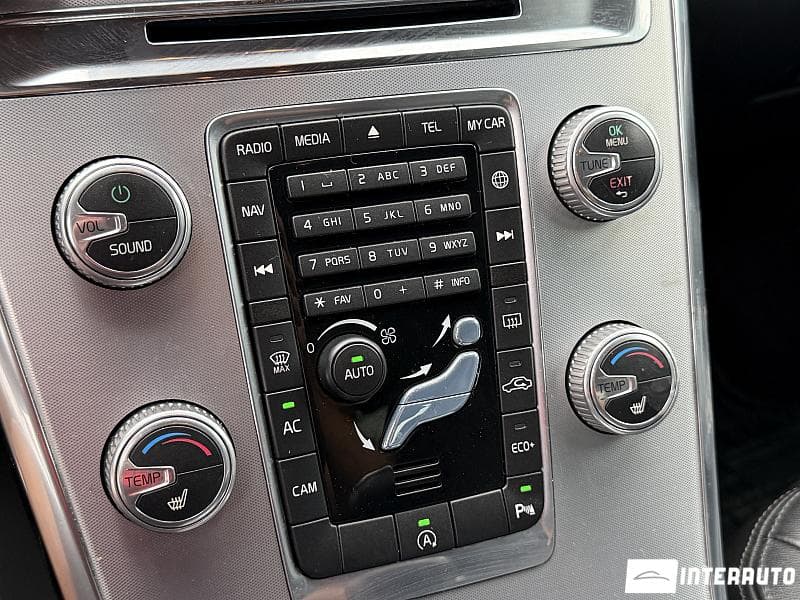 Volvo XC 60 2017 — Миниатюра 13