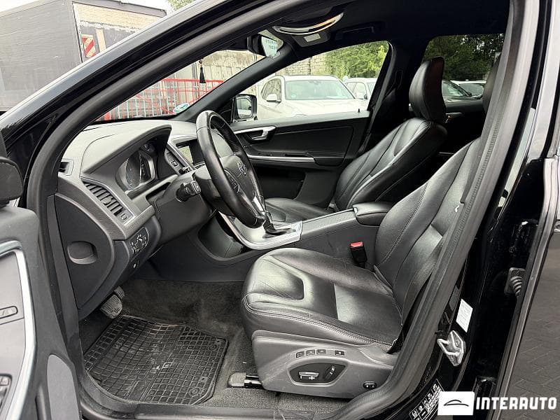 Volvo XC 60 2017 — Миниатюра 5