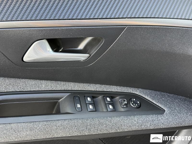 2018 Peugeot 3008 — Miniatură 6