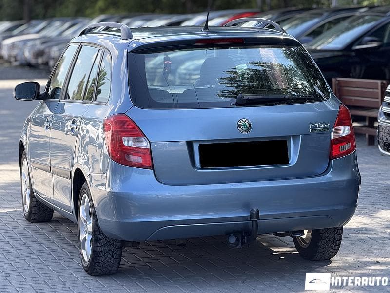 Skoda Fabia 2010 — Миниатюра 2
