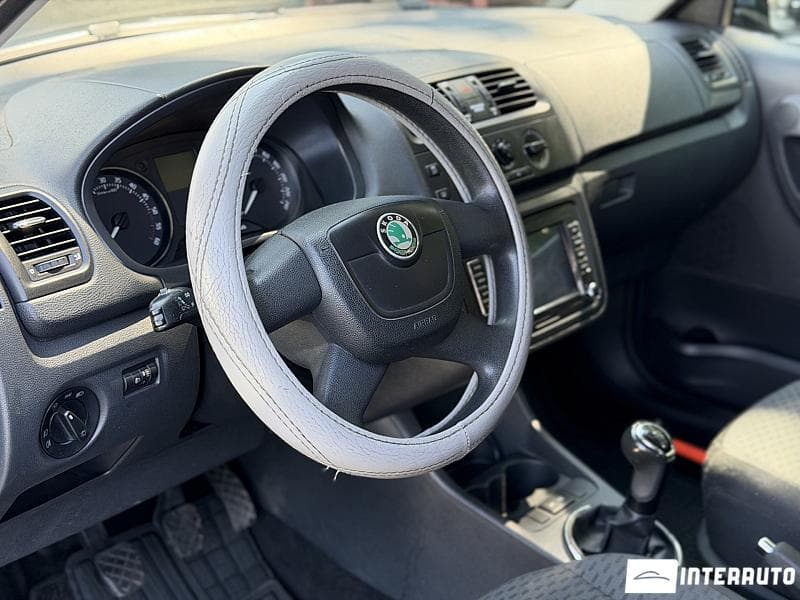 Skoda Fabia 2010 — Миниатюра 8