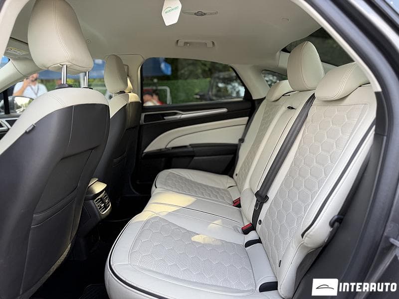 2018 Ford Mondeo — Miniatură 17