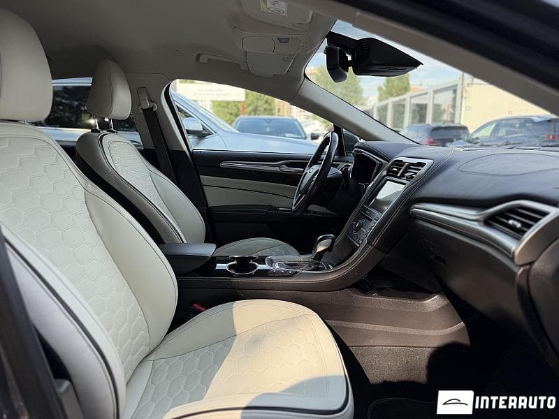 2018 Ford Mondeo — Miniatură 18