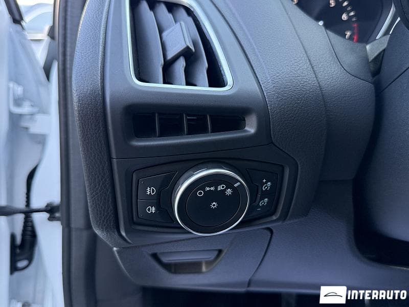 2017 Ford Focus — Miniatură 18
