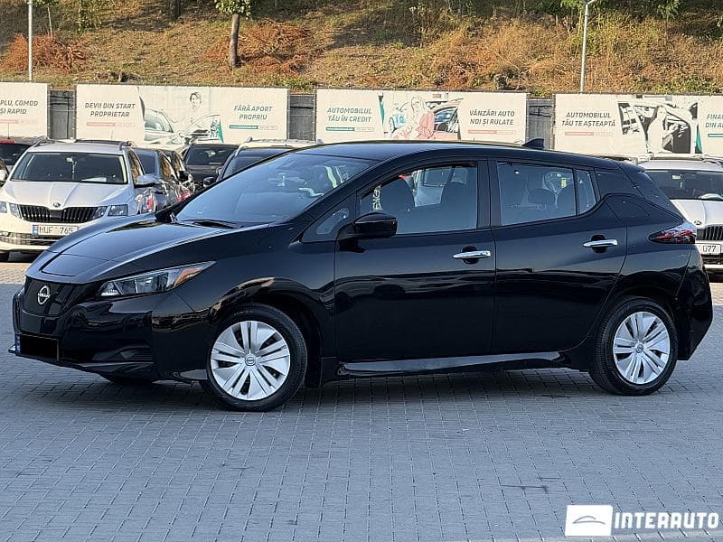 2025 Nissan Leaf — Miniatură 2