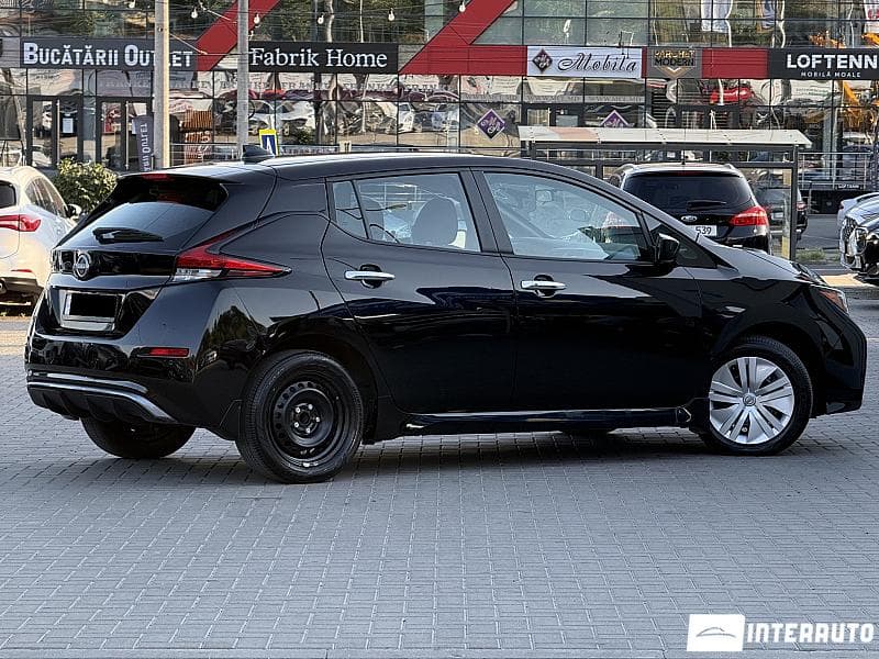 2025 Nissan Leaf — Miniatură 3