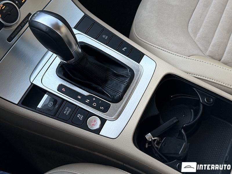 2012 Volkswagen Passat — Miniatură 16