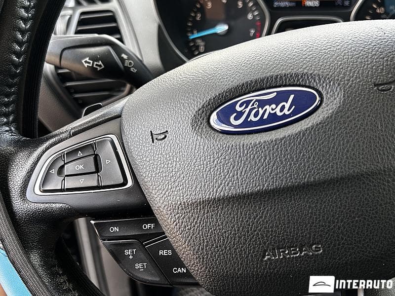 2017 Ford Escape — Miniatură 9