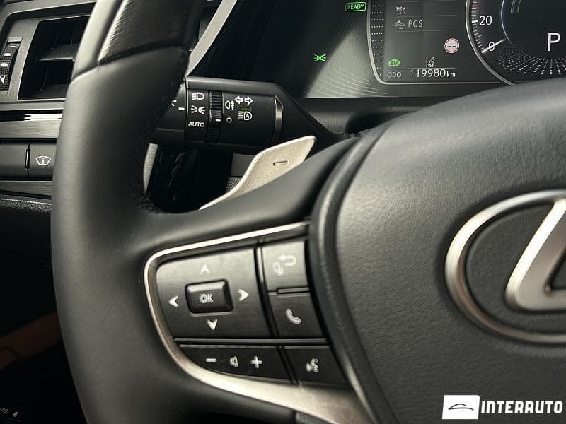 Lexus ES 300h 2022 — Миниатюра 11