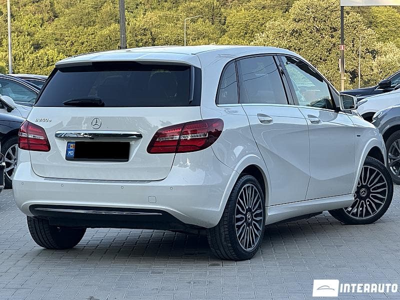 Mercedes B 250E 2017 — Миниатюра 3
