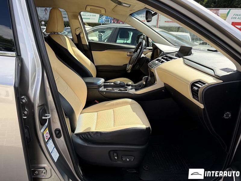 2016 Lexus NX 300H — Miniatură 6