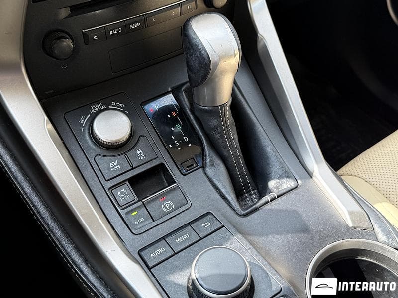 2016 Lexus NX 300H — Miniatură 12