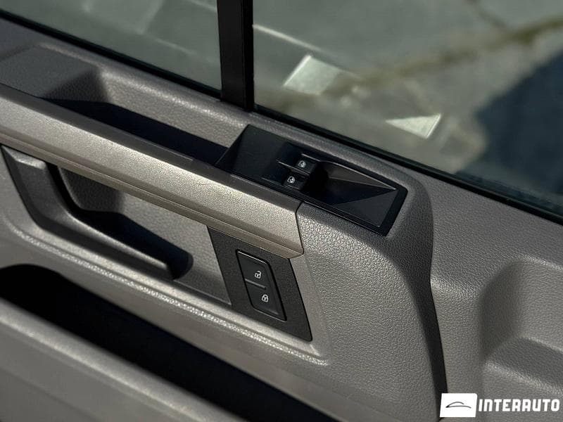 Volkswagen Crafter 2017 — Миниатюра 12