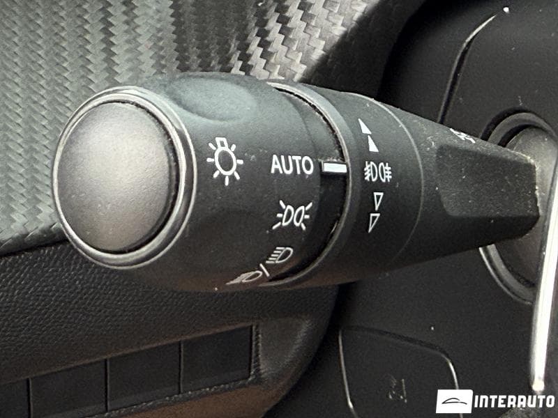 Peugeot 2008 2021 — Миниатюра 11