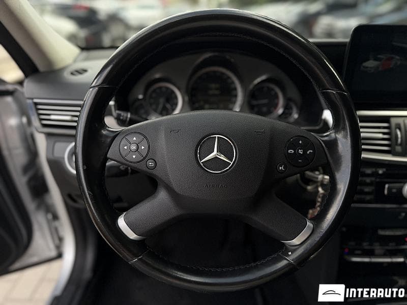 2010 Mercedes E 220 — Miniatură 9