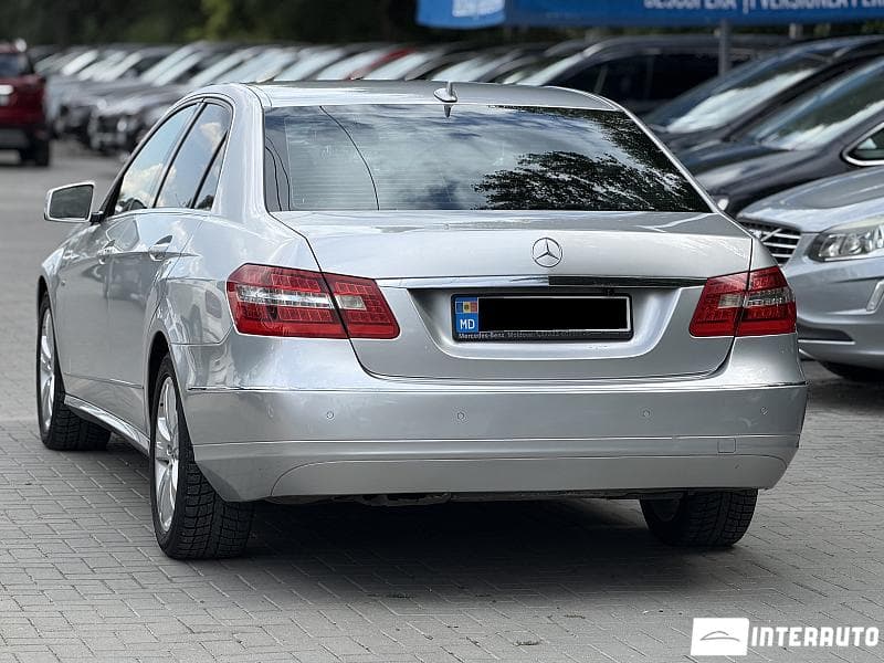 2010 Mercedes E 220 — Miniatură 4