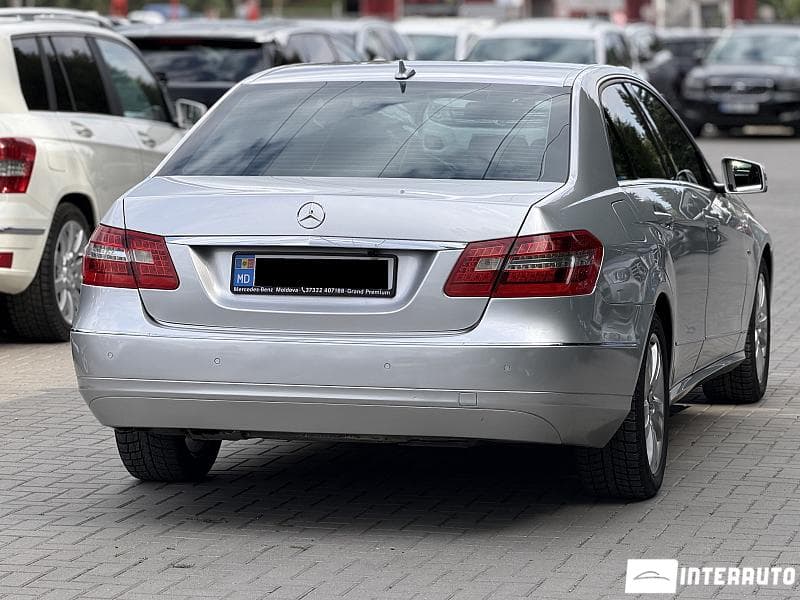 2010 Mercedes E 220 — Miniatură 2