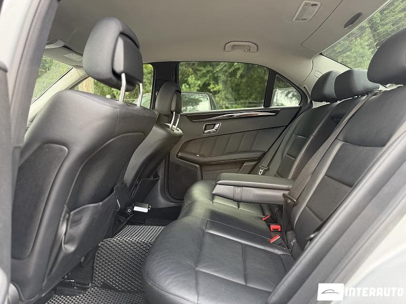 2010 Mercedes E 220 — Miniatură 17