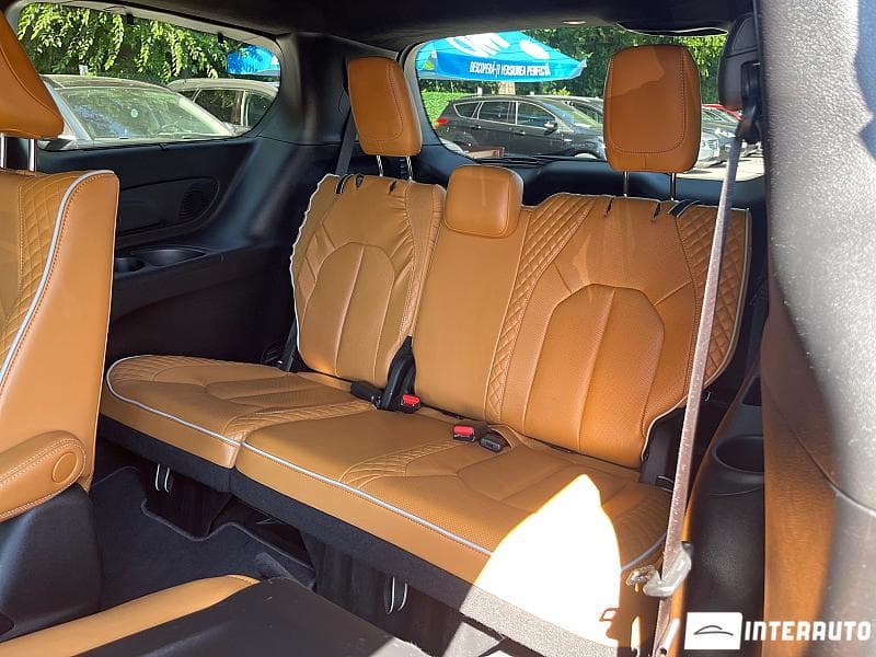 Chrysler Pacifica 2022 — Миниатюра 7
