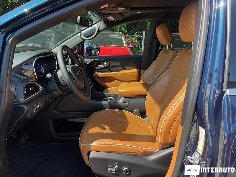 Chrysler Pacifica 2022 — Миниатюра 5