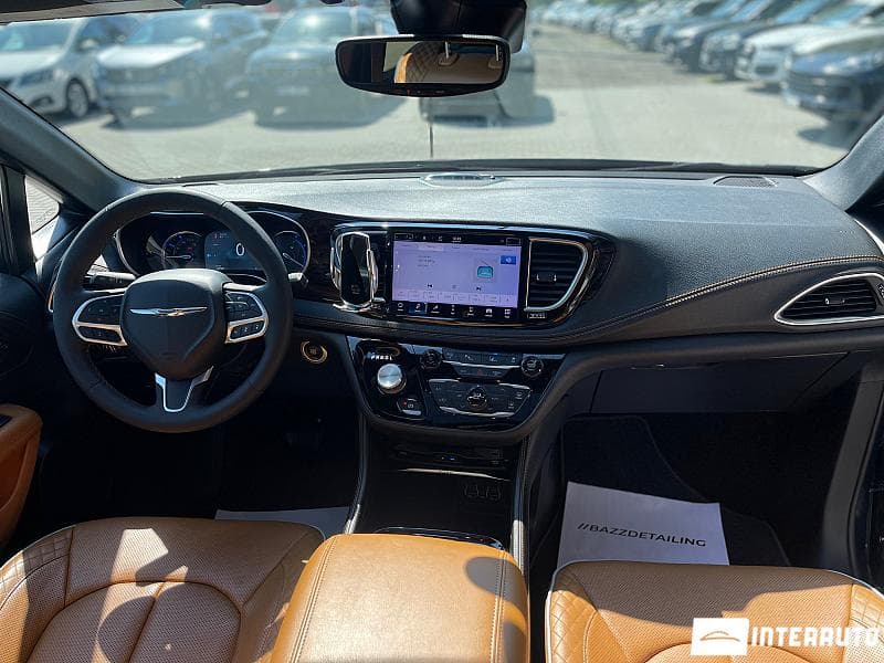 Chrysler Pacifica 2022 — Миниатюра 11