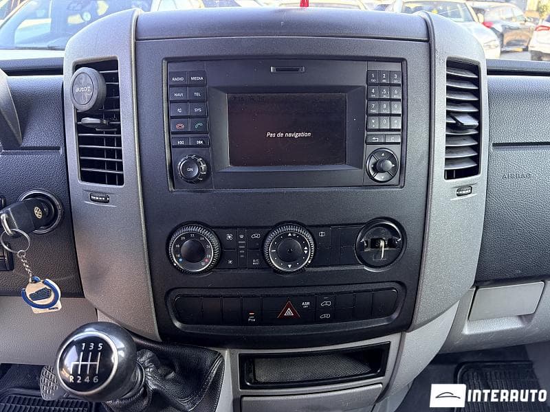 Volkswagen Crafter 2016 — Миниатюра 12