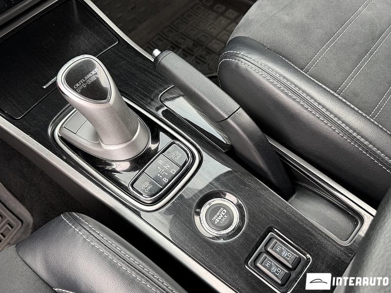 Mitsubishi Outlander 2015 — Миниатюра 11