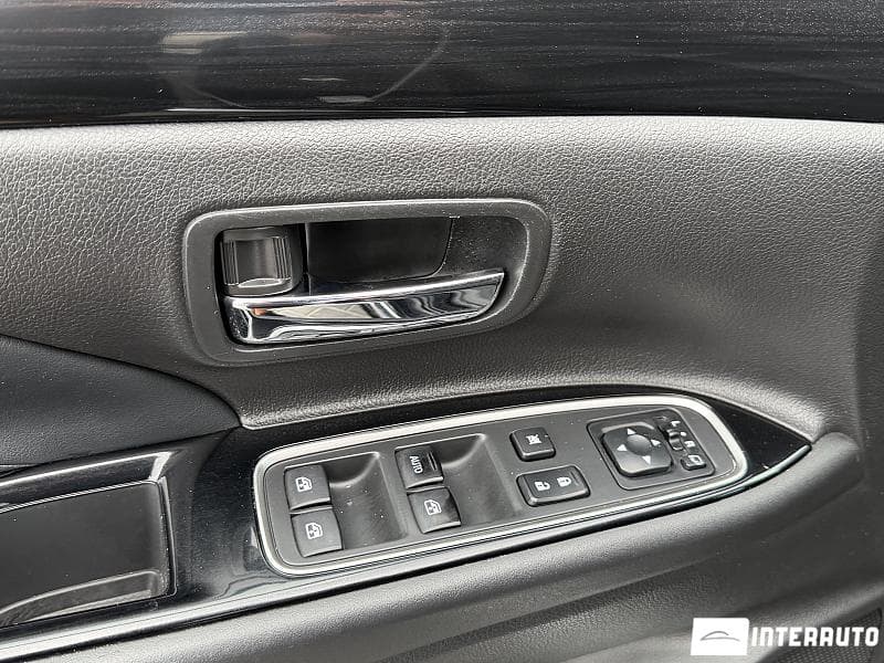 Mitsubishi Outlander 2015 — Миниатюра 14