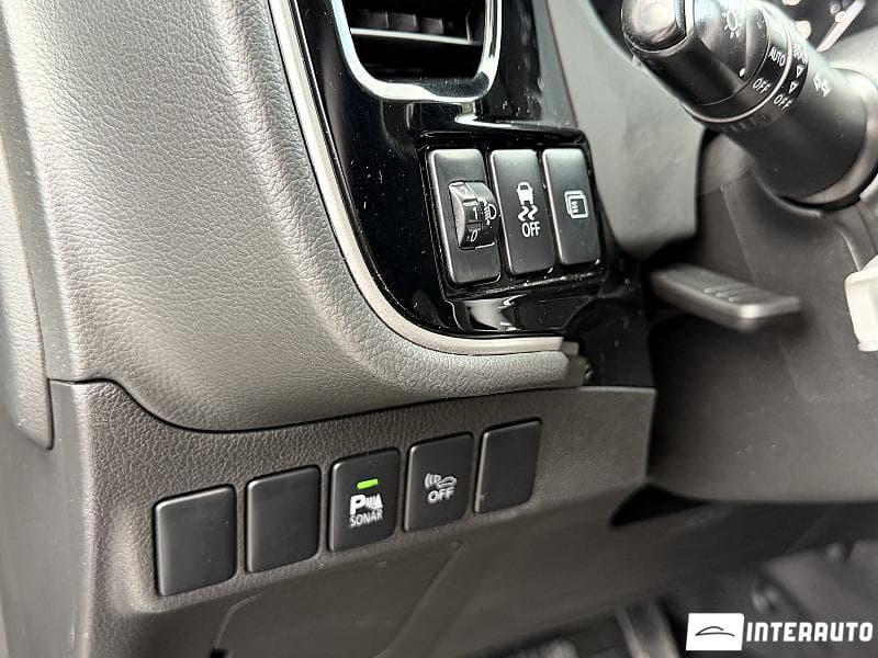 Mitsubishi Outlander 2015 — Миниатюра 15
