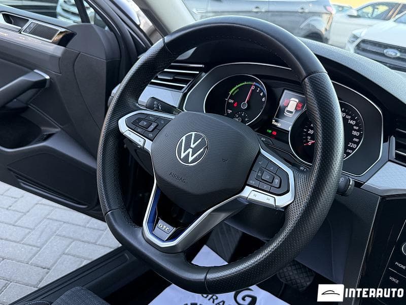 Volkswagen Passat GTE 2021 — Миниатюра 7