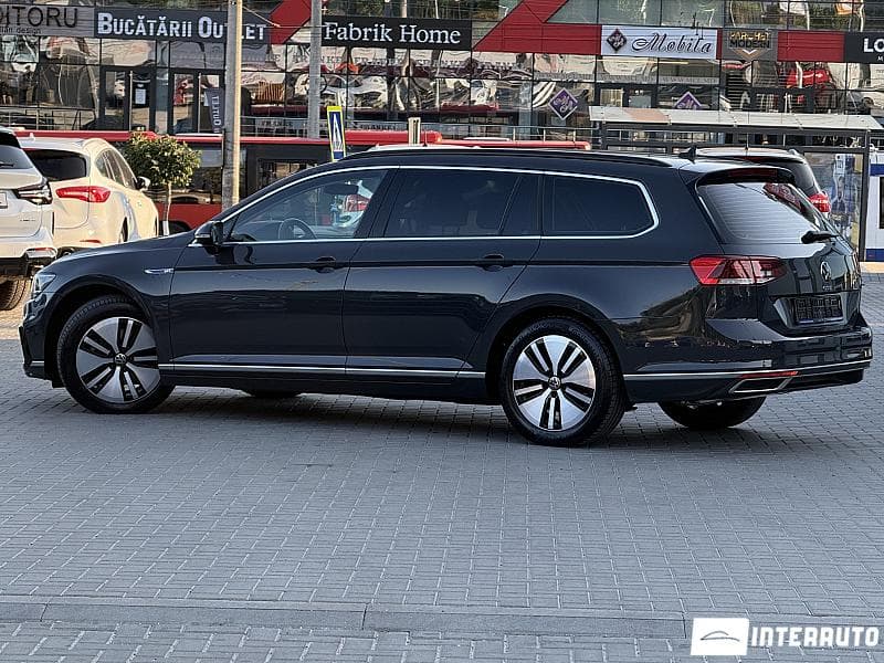 Volkswagen Passat GTE 2021 — Миниатюра 4