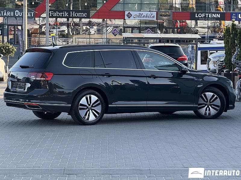 Volkswagen Passat GTE 2021 — Миниатюра 3