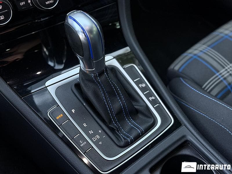 Volkswagen Golf GTE 2017 — Миниатюра 14