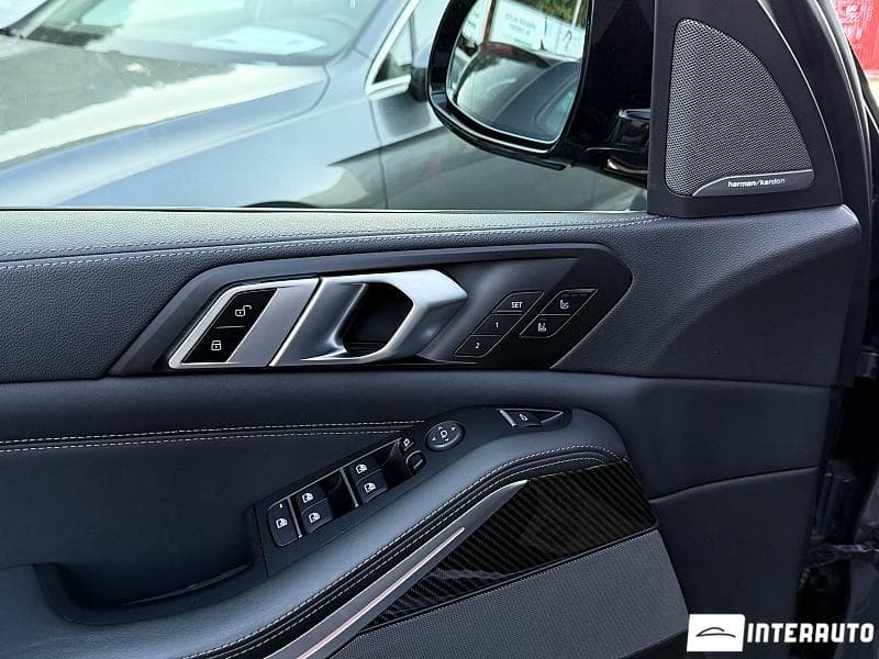 BMW X5 4.0i 2019 — Миниатюра 17