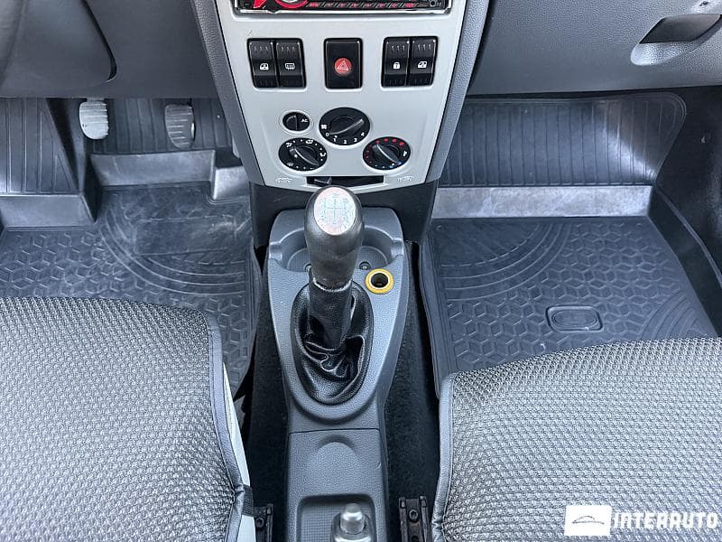 2010 Dacia Logan MCV — Miniatură 10