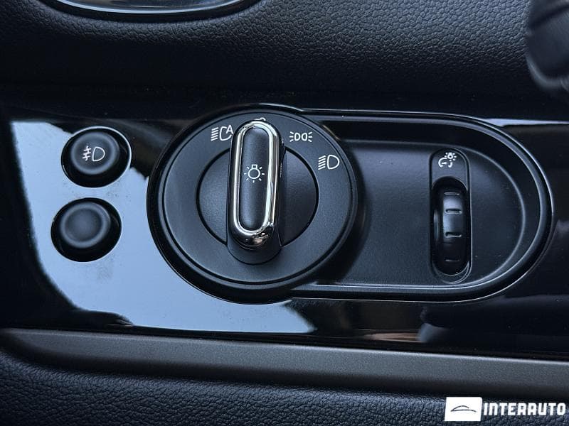Mini Countryman Cooper S ALL4 2018 — Миниатюра 10