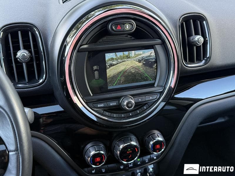 Mini Countryman Cooper S ALL4 2018 — Миниатюра 15