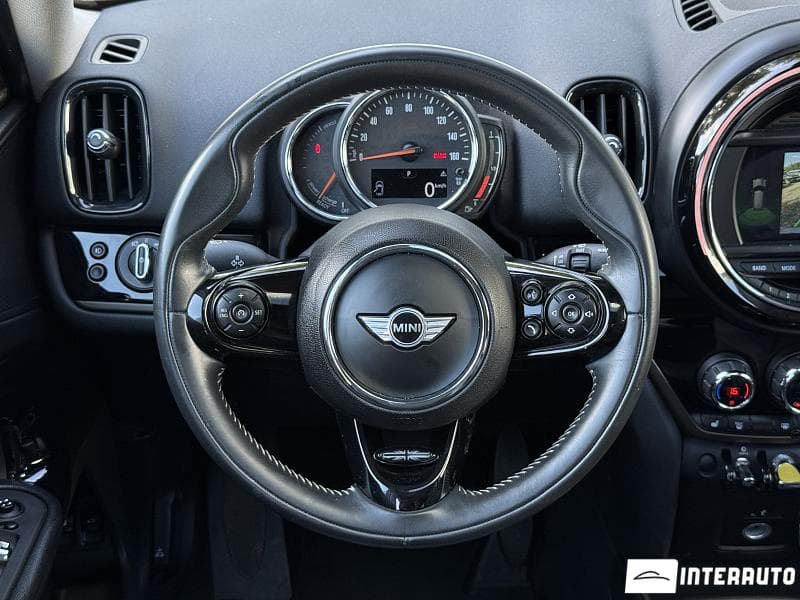Mini Countryman Cooper S ALL4 2018 — Миниатюра 11