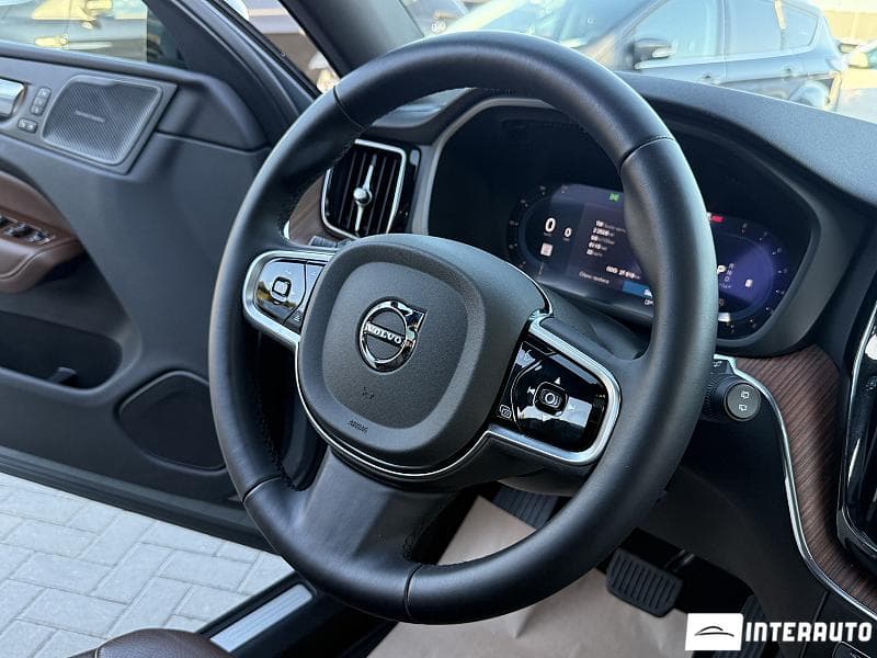 Volvo XC 60 2024 — Миниатюра 7