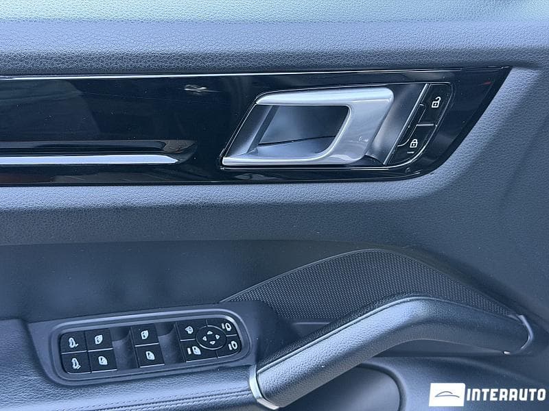 Porsche Cayenne 2019 — Миниатюра 15