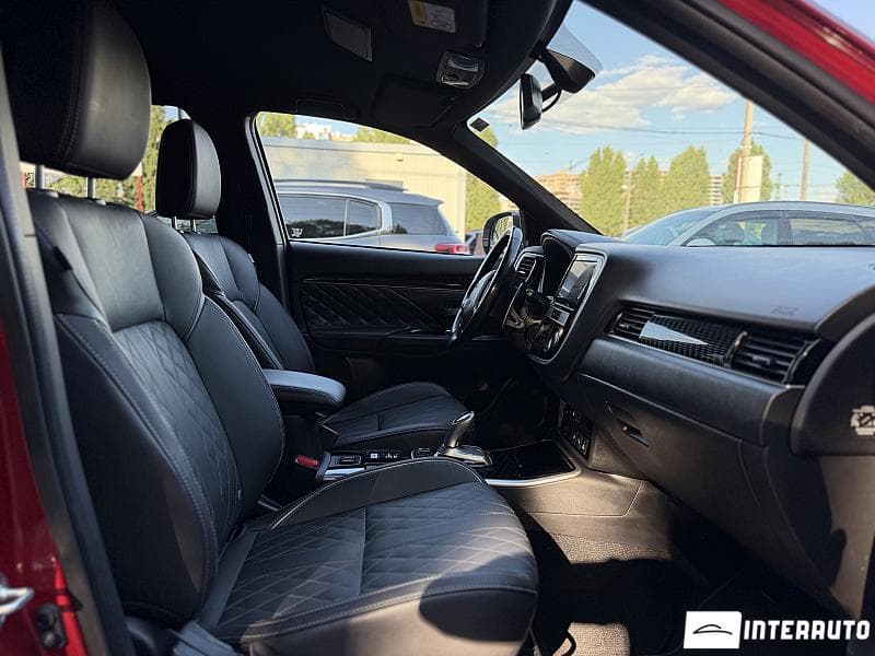 Mitsubishi Outlander 2019 — Миниатюра 20