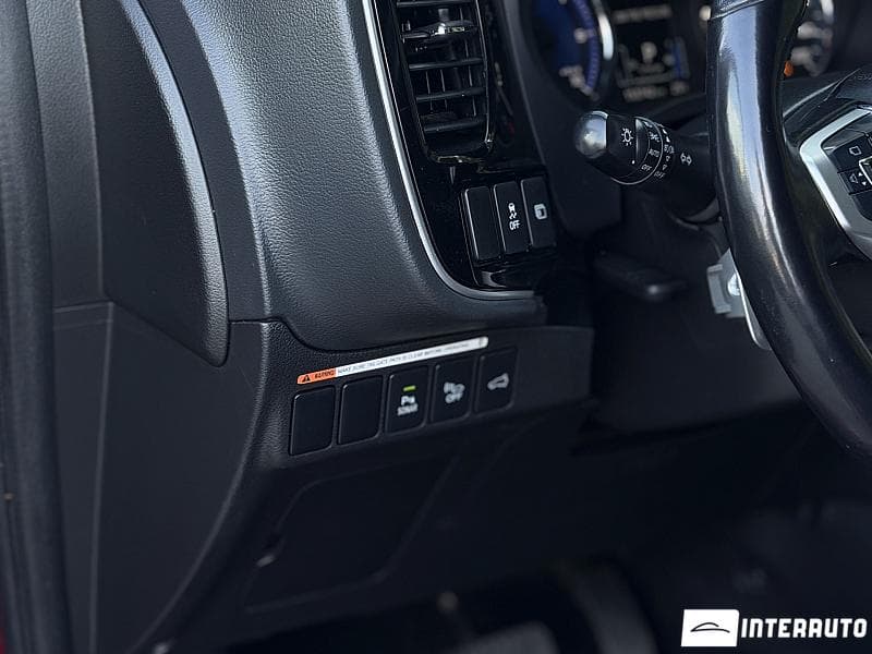 Mitsubishi Outlander 2019 — Миниатюра 18