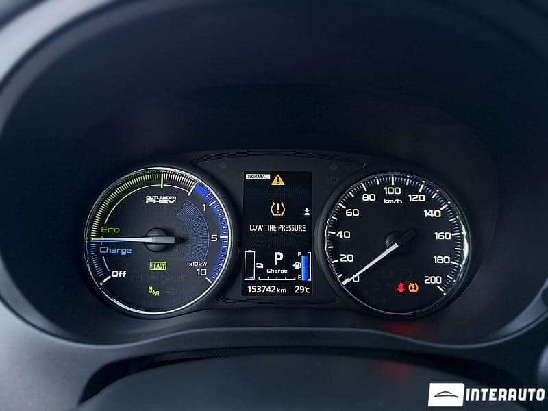 Mitsubishi Outlander 2019 — Миниатюра 11