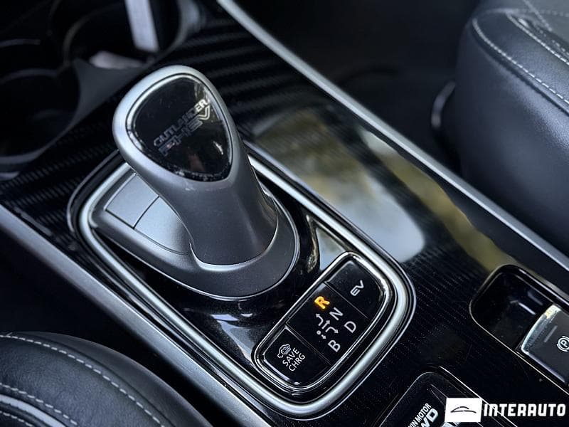 Mitsubishi Outlander 2019 — Миниатюра 18